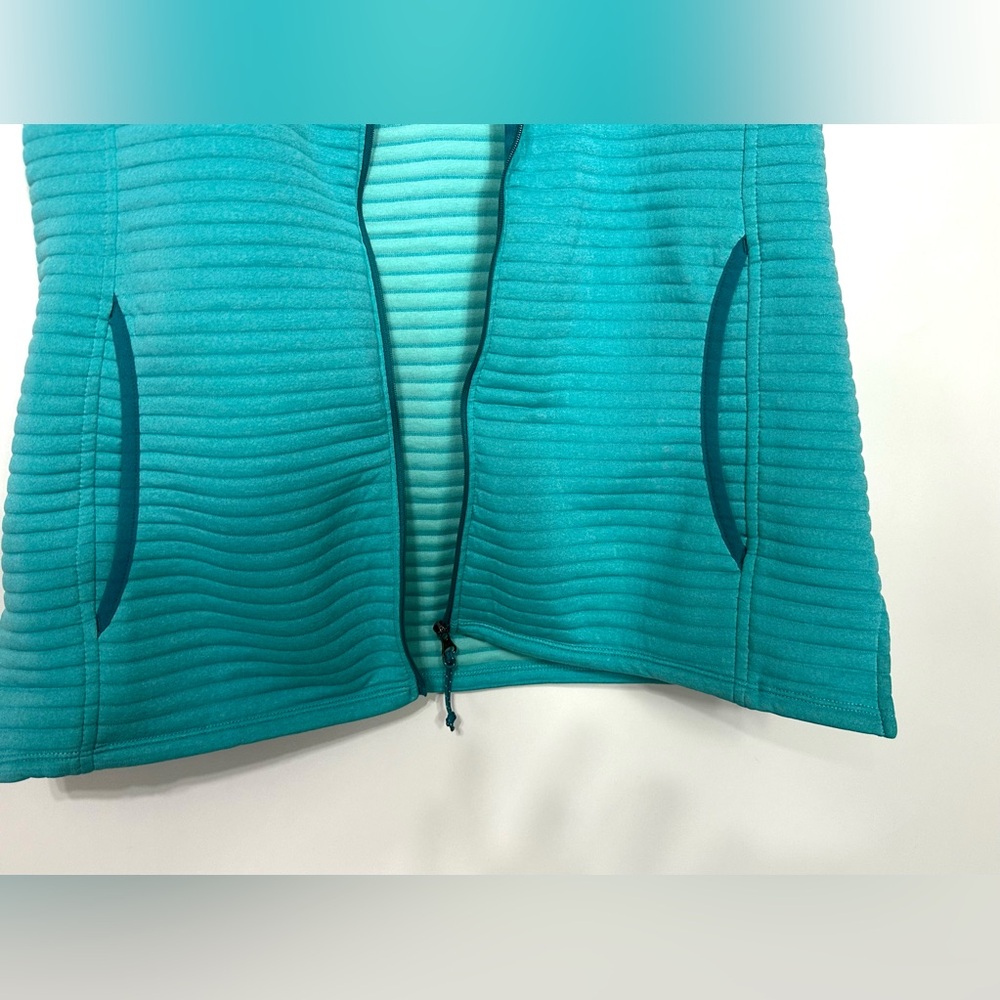 Women's L.L.Bean Airlight Vest in Green polyester with a full zip closure small - Picture 5 of 9